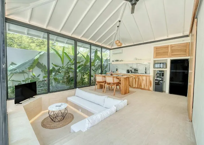 Melasti Breeze 1br Tropical Escape In Villa